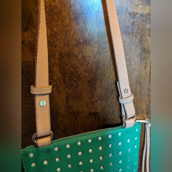 💚UNIQUE🌟UGG crossbody purse/sling bag🌟perforated detail🍀green leather! COOL! - Picture 8 of 15